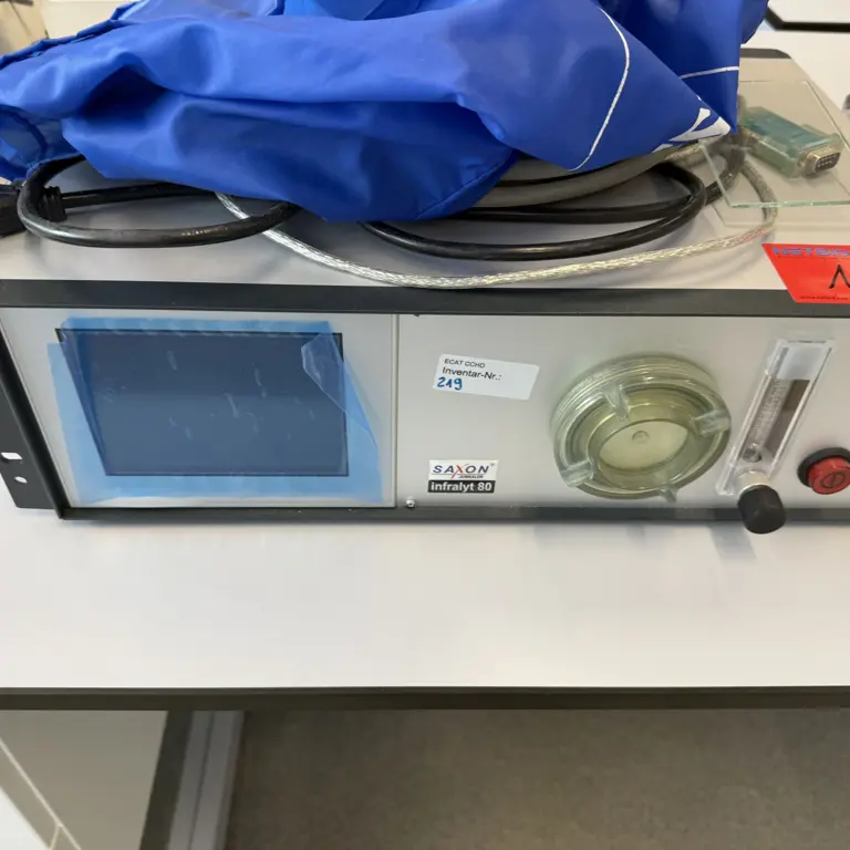Gas analysis system. SAXON Junkalor Infralyt 80