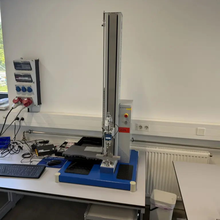 Universal Testing Machine Hegewald & Peschke Inspect Solo 2,5 kN-M