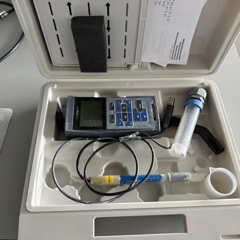 Portable pH/MV/ISE/Conductivity Meter WTW pH/Cond 3320