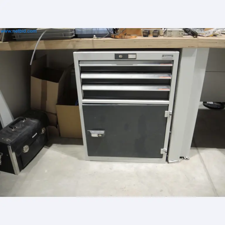 State-of-the-art production facilities for technical ceramics and PTC heating elements-7
