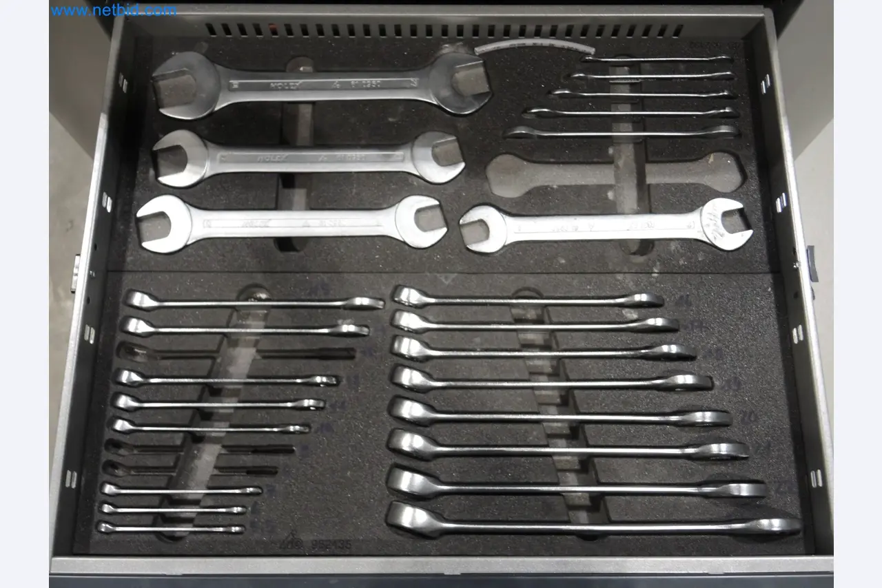 State-of-the-art production facilities for technical ceramics and PTC heating elements-6