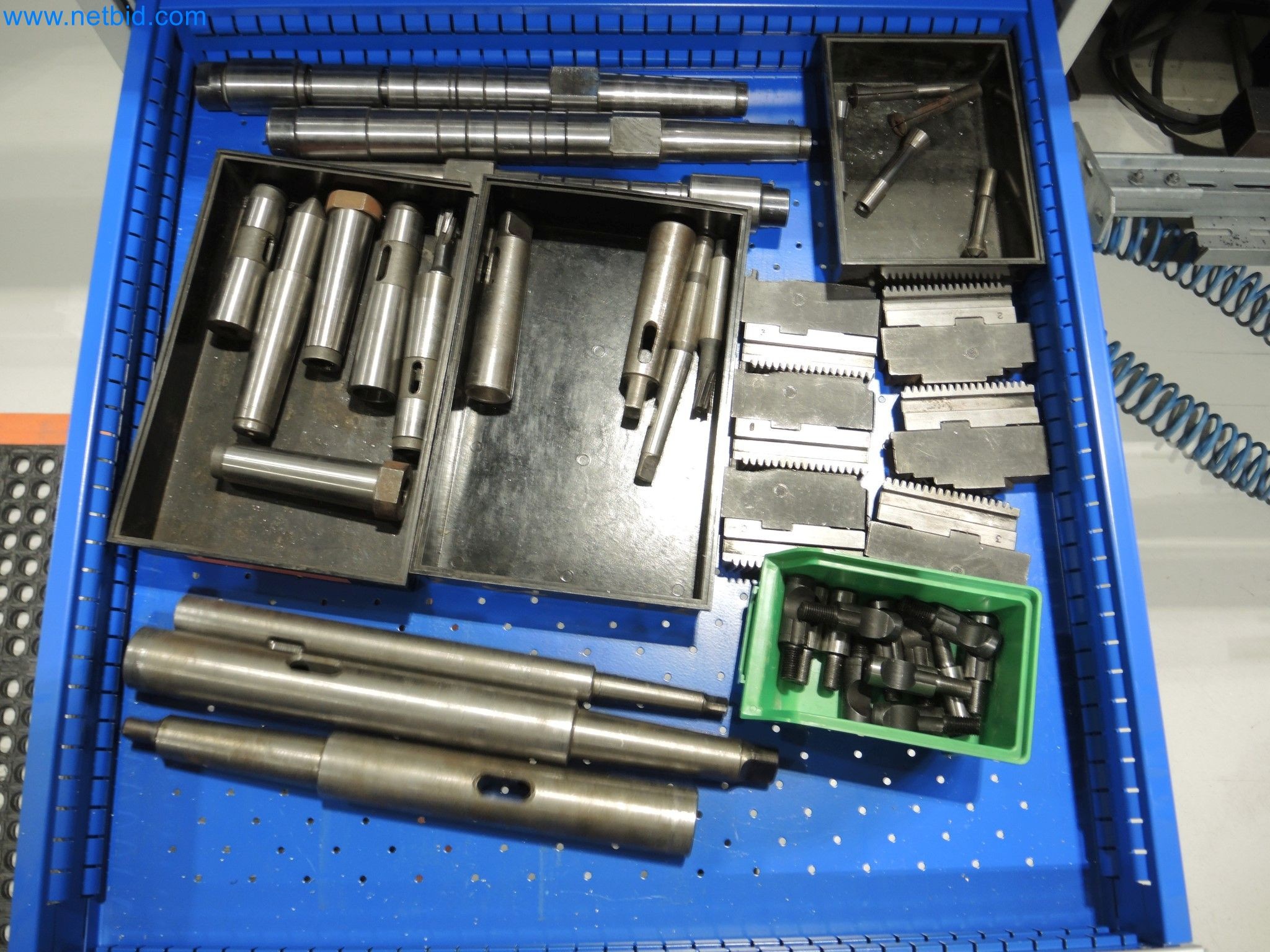 State-of-the-art production facilities for technical ceramics and PTC heating elements-13