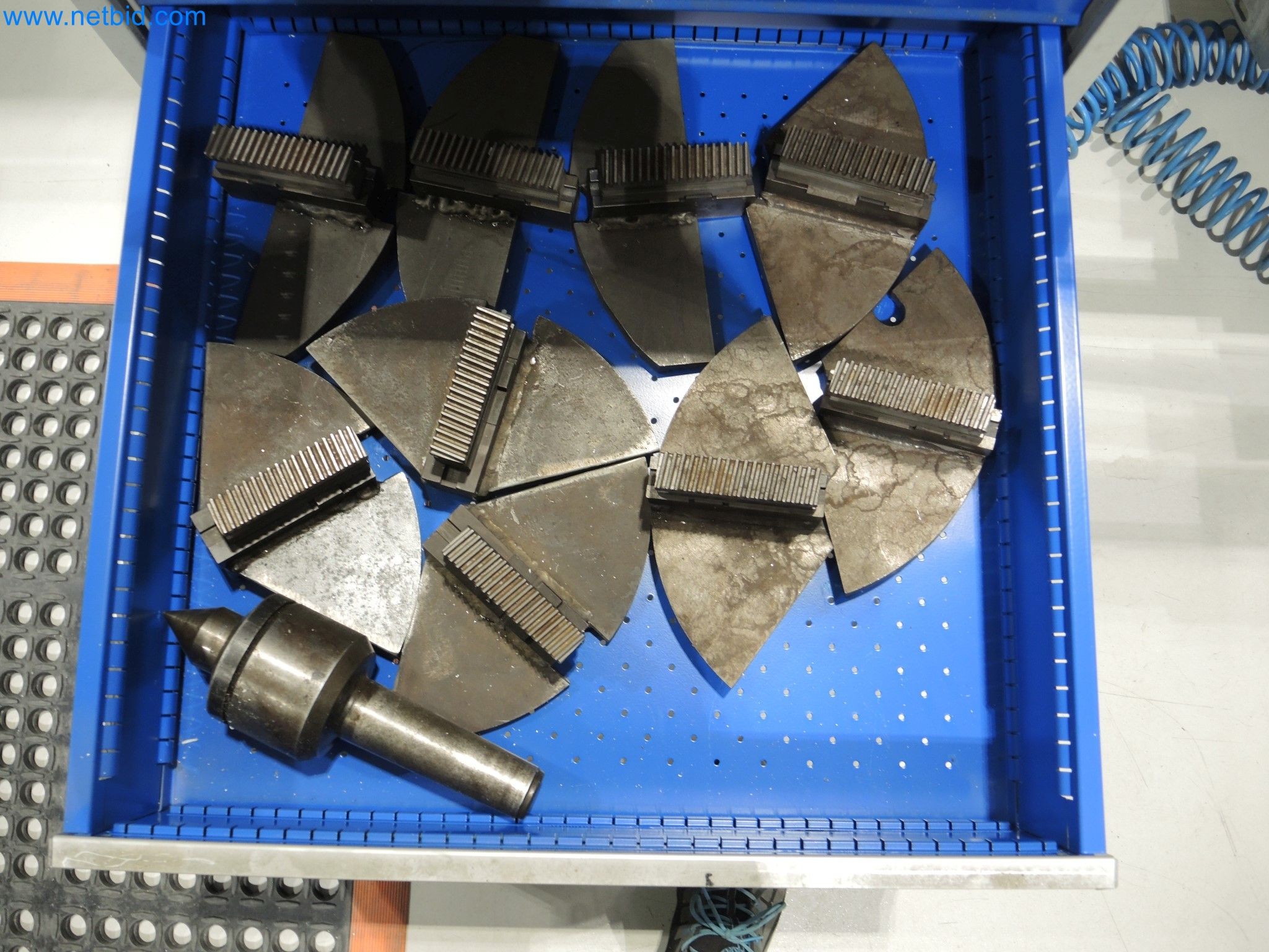 State-of-the-art production facilities for technical ceramics and PTC heating elements-16