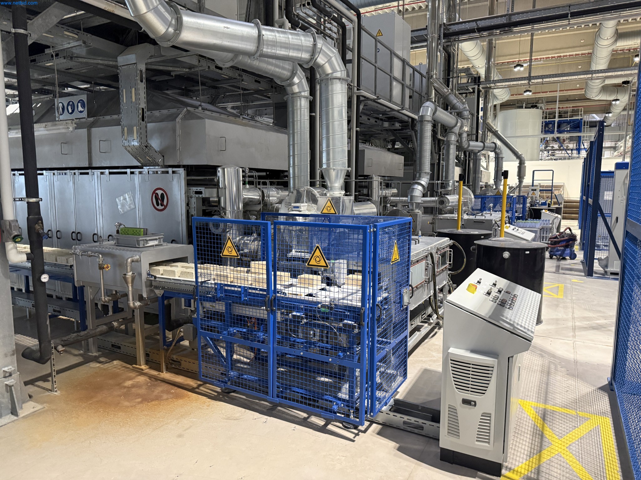State-of-the-art production facilities for technical ceramics and PTC heating elements-6