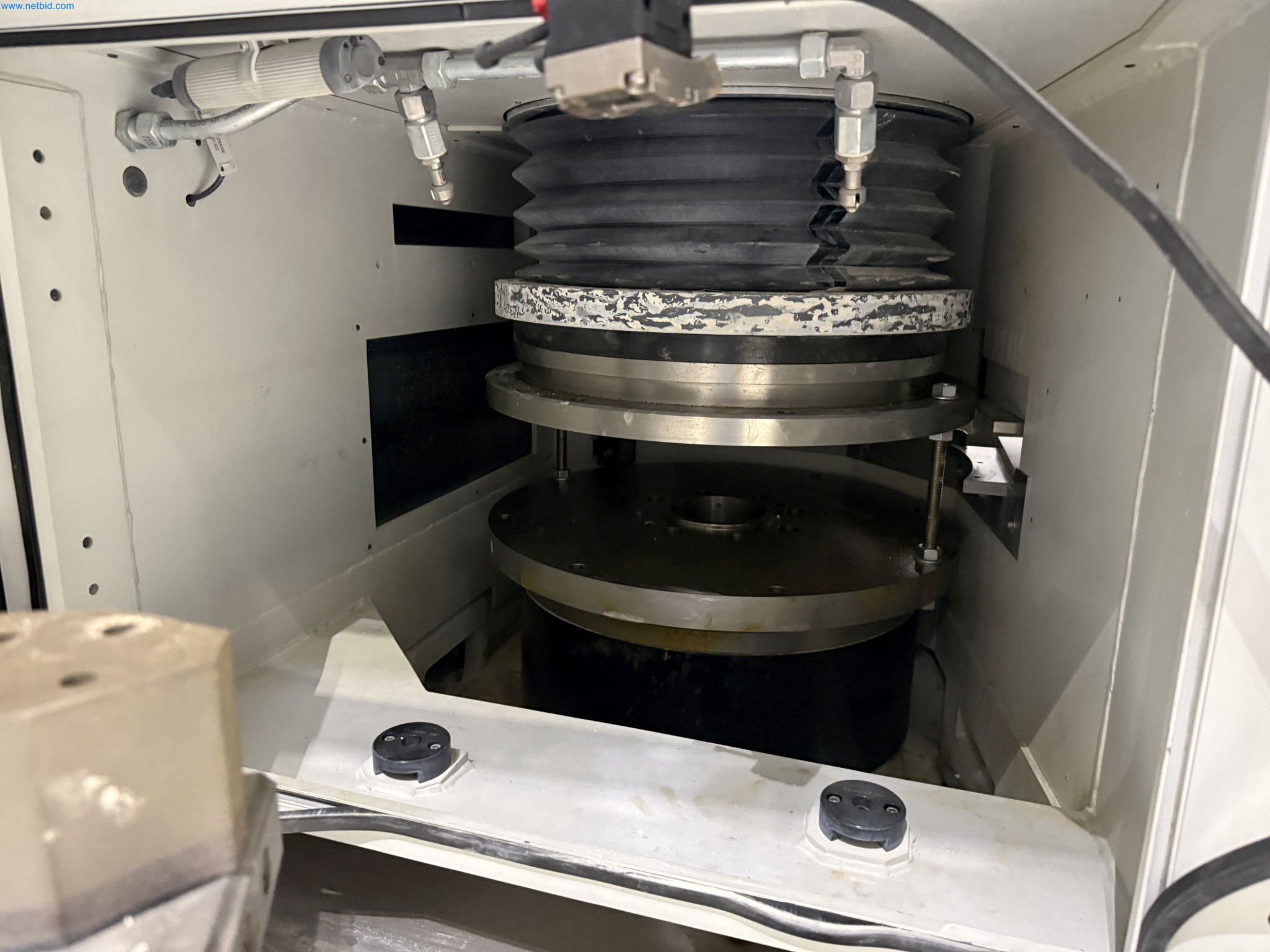 State-of-the-art production facilities for technical ceramics and PTC heating elements-5