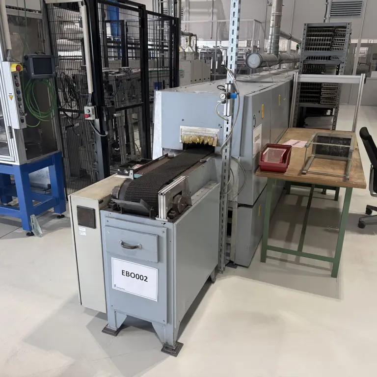 Oven (EBO002)