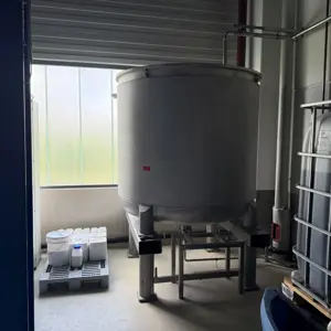 Double-walled tank with platform
