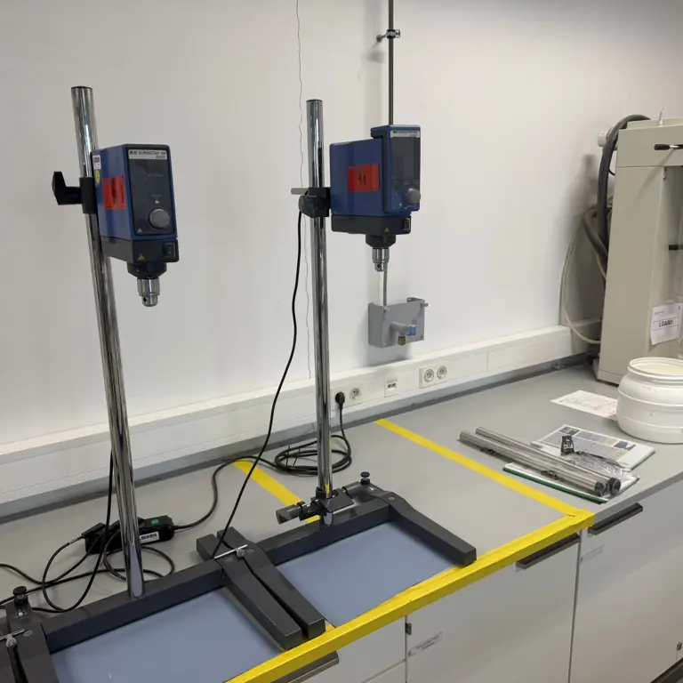 Laboratory stirrer IKA Eurostar 100 Control