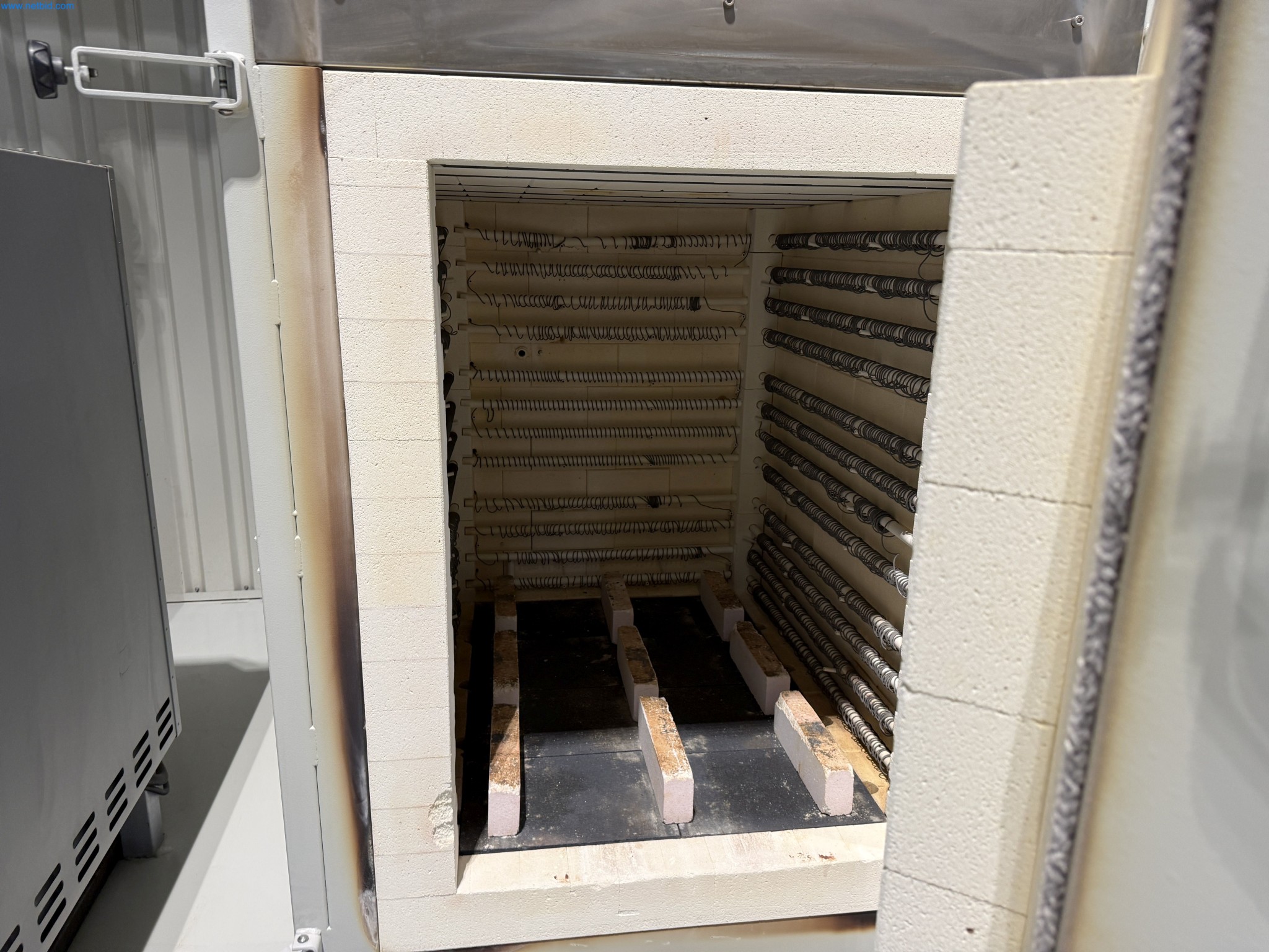 State-of-the-art production facilities for technical ceramics and PTC heating elements-3