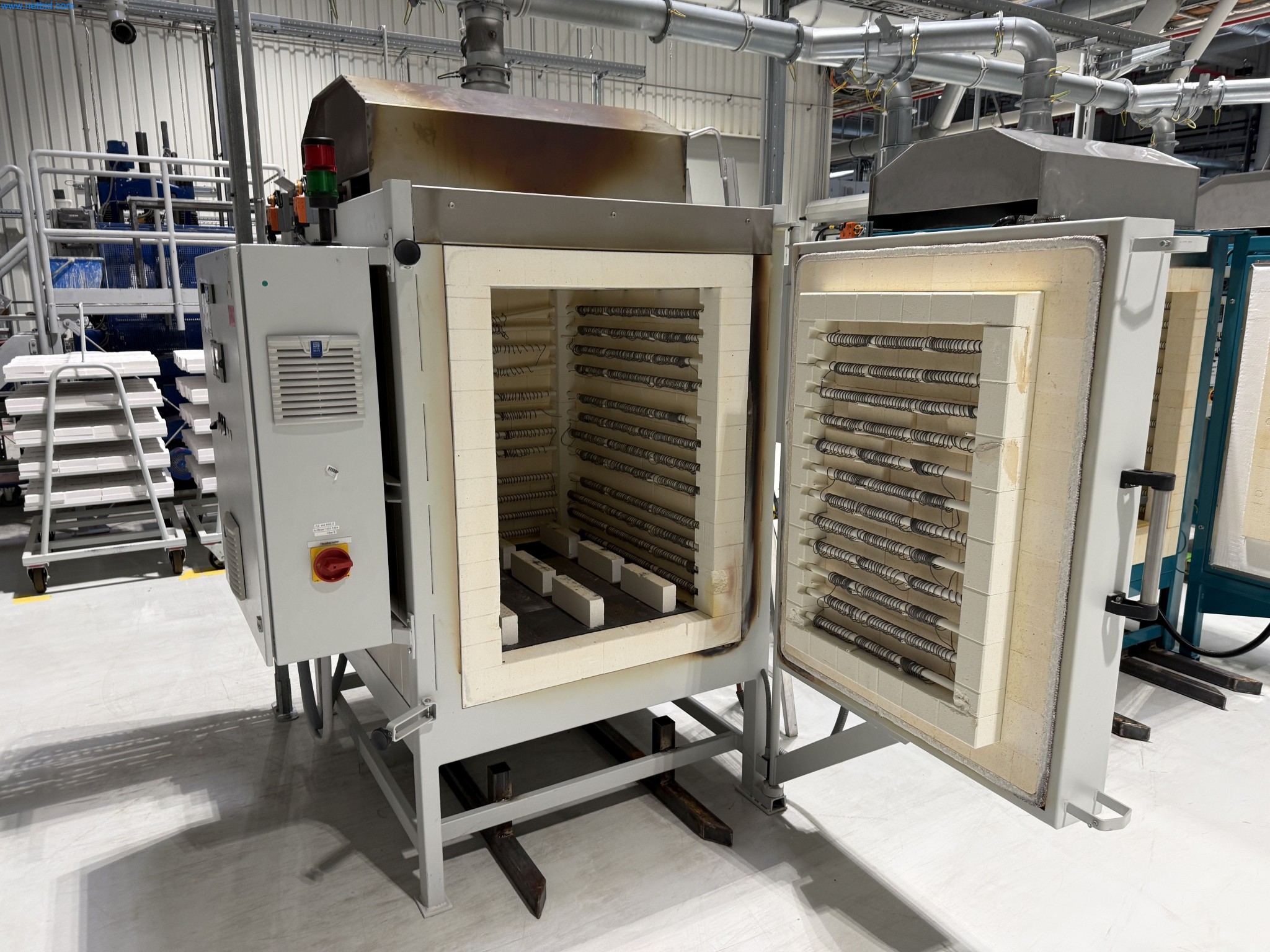 State-of-the-art production facilities for technical ceramics and PTC heating elements-1