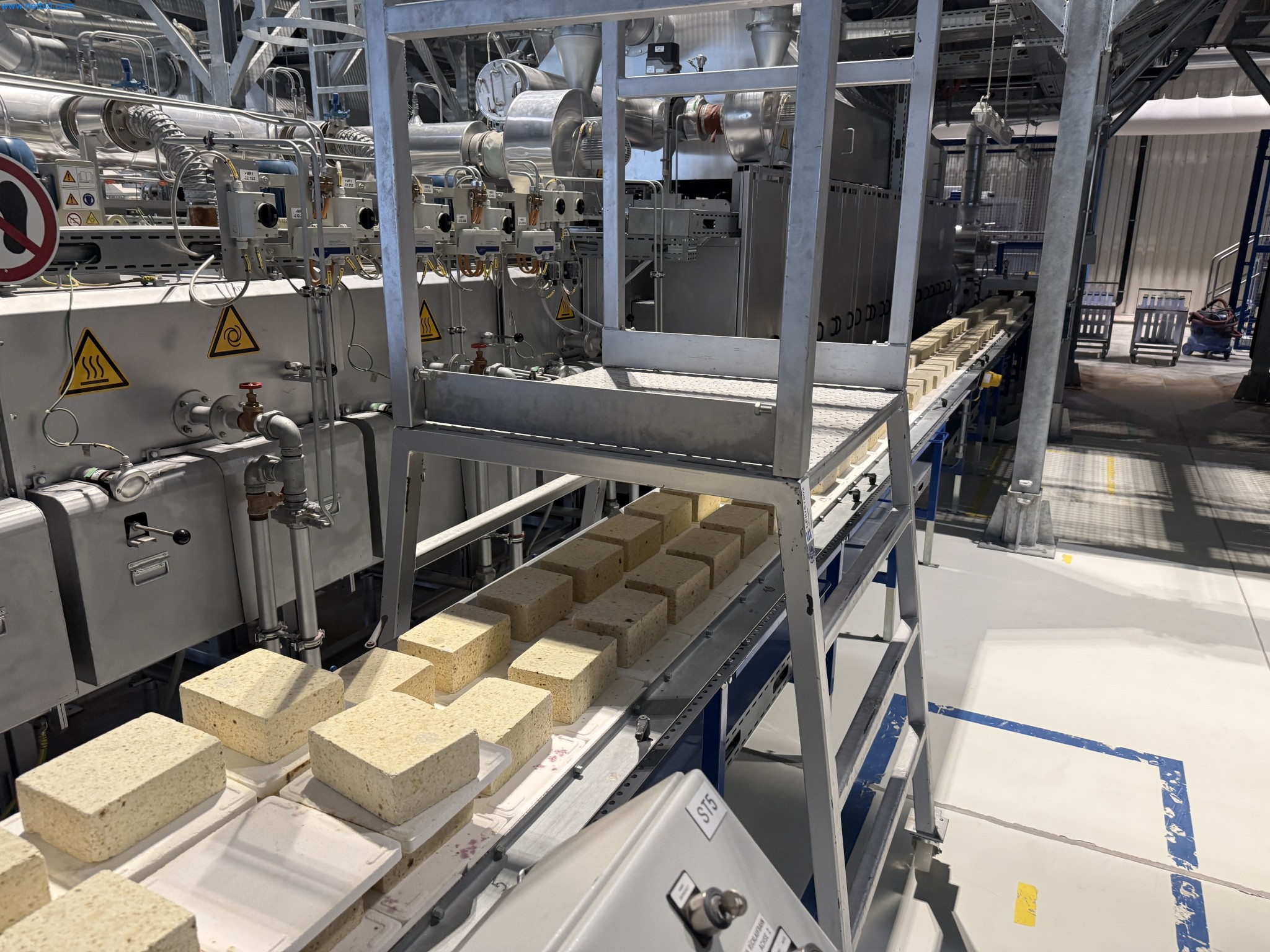 State-of-the-art production facilities for technical ceramics and PTC heating elements-3