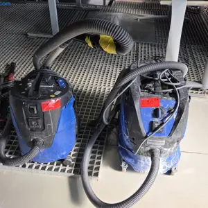2 Industrial Vacuum Cleaners Nilfisk Aero 21 / Attix 33
