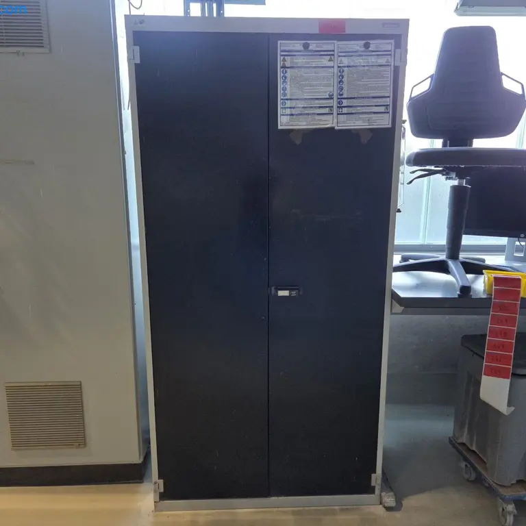 Steel Door Cabinet Garant