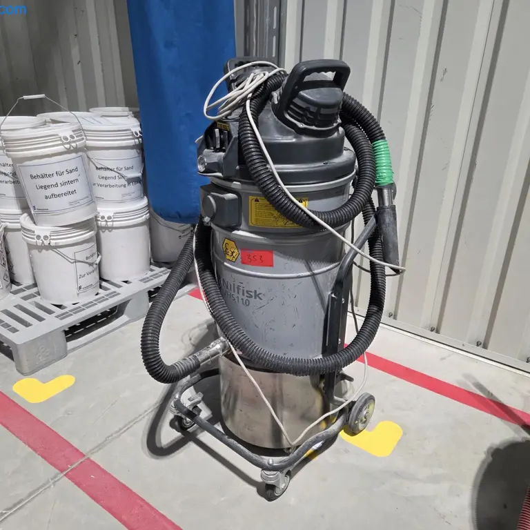 Industrial Vacuum Cleaners Nilfisk VHS110