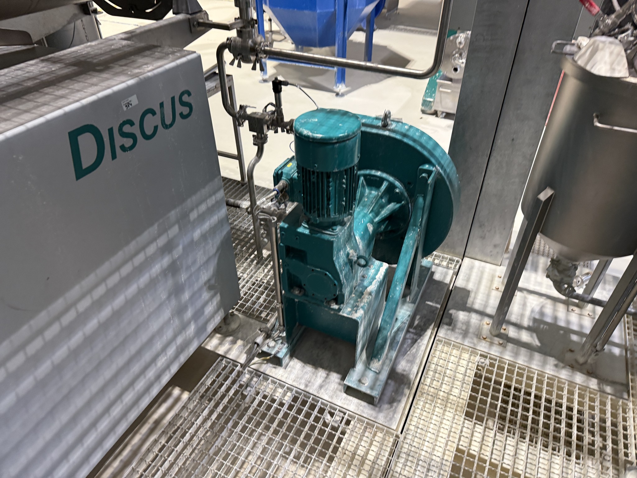 State-of-the-art production facilities for technical ceramics and PTC heating elements-34
