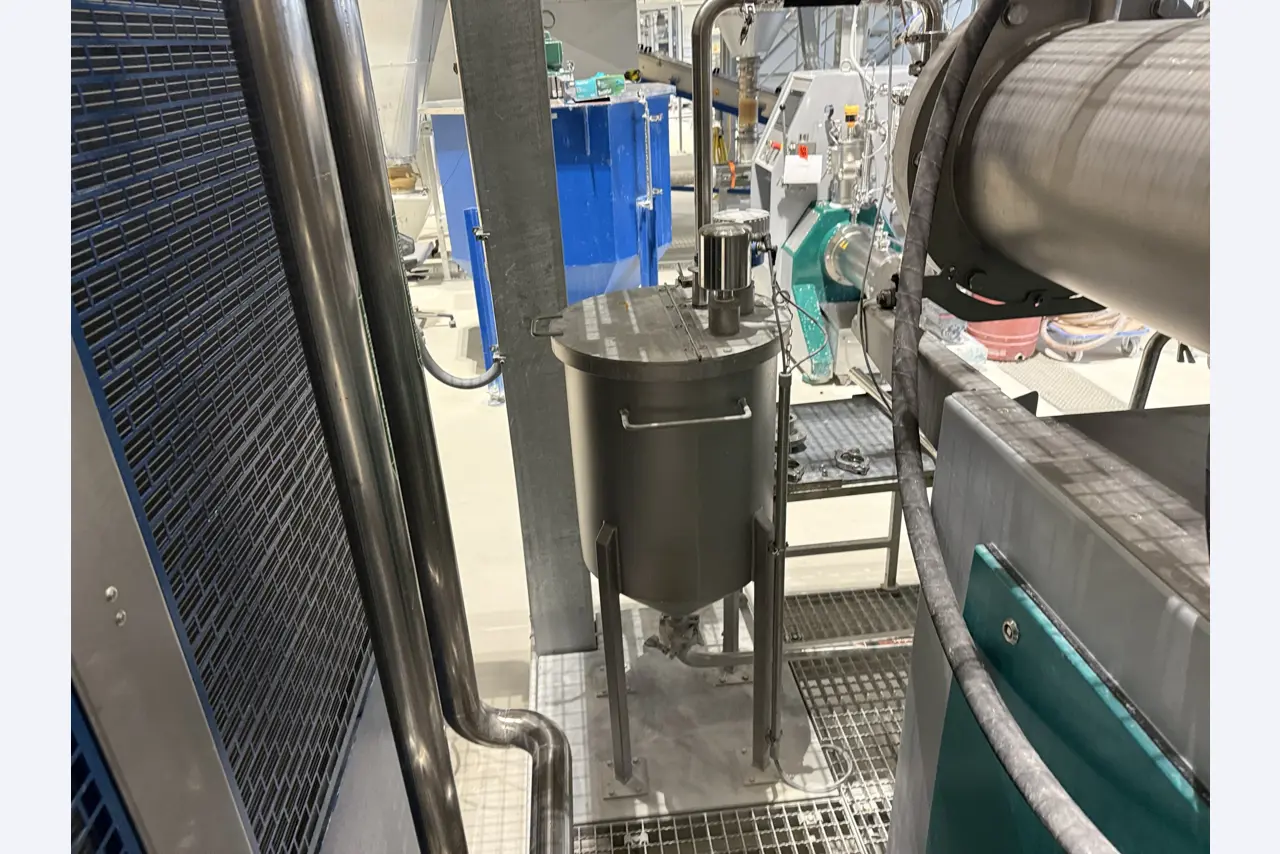 State-of-the-art production facilities for technical ceramics and PTC heating elements-35