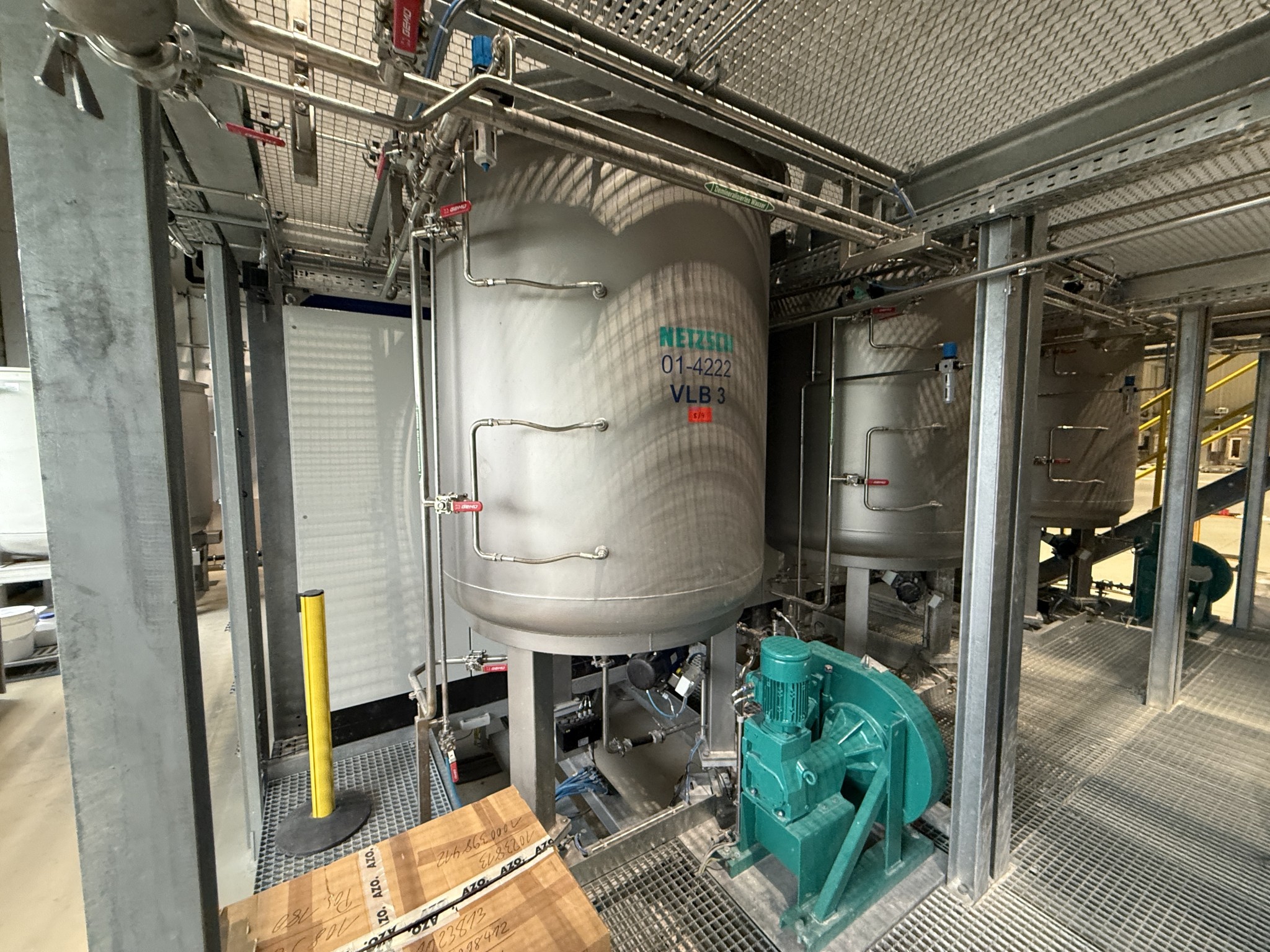State-of-the-art production facilities for technical ceramics and PTC heating elements-37