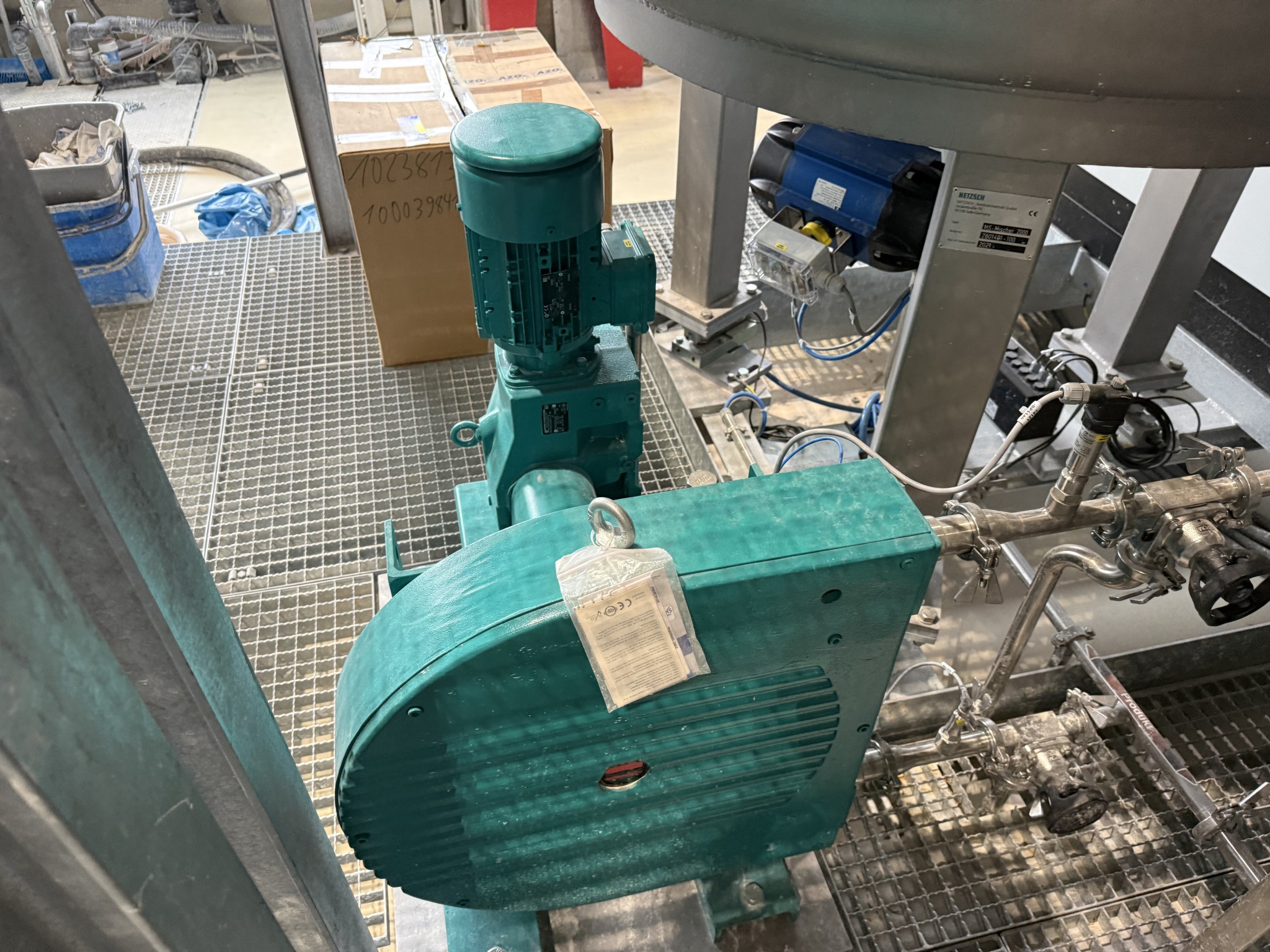 State-of-the-art production facilities for technical ceramics and PTC heating elements-38