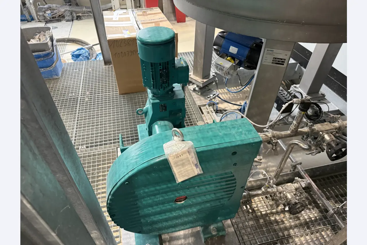 State-of-the-art production facilities for technical ceramics and PTC heating elements-38
