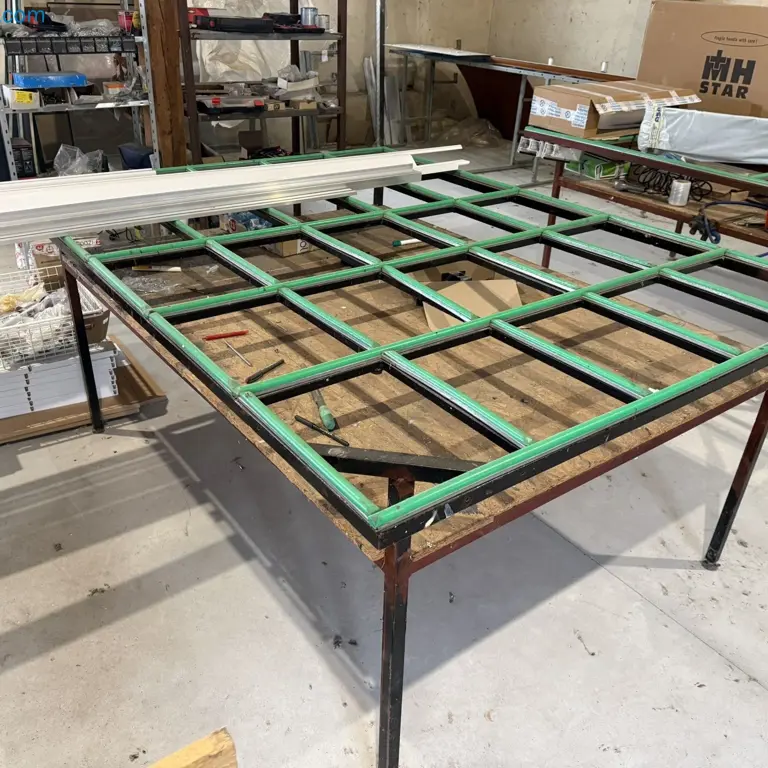 2 Desks