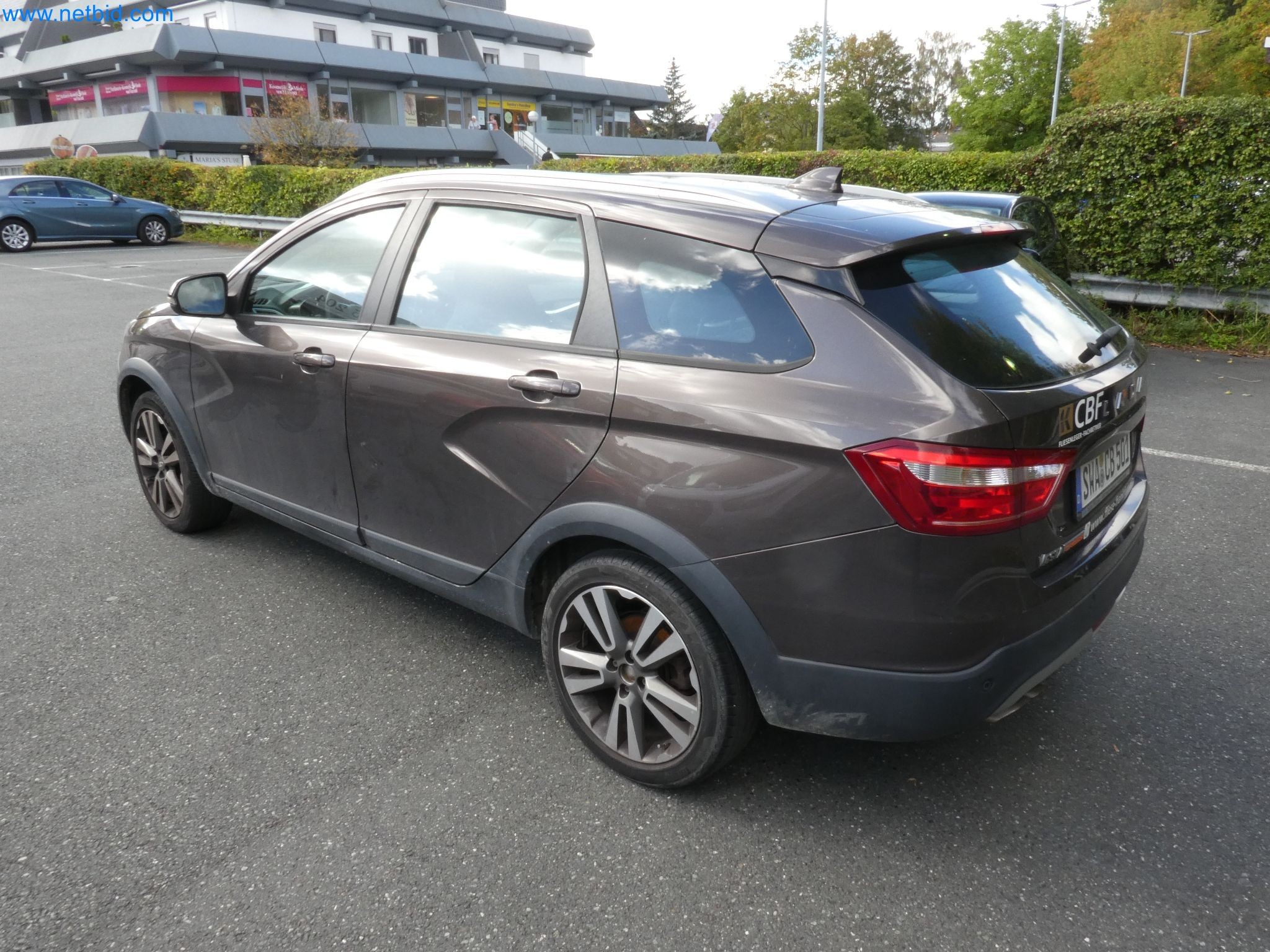 Fahrzeuge, Anhänger und Hubwagen-12