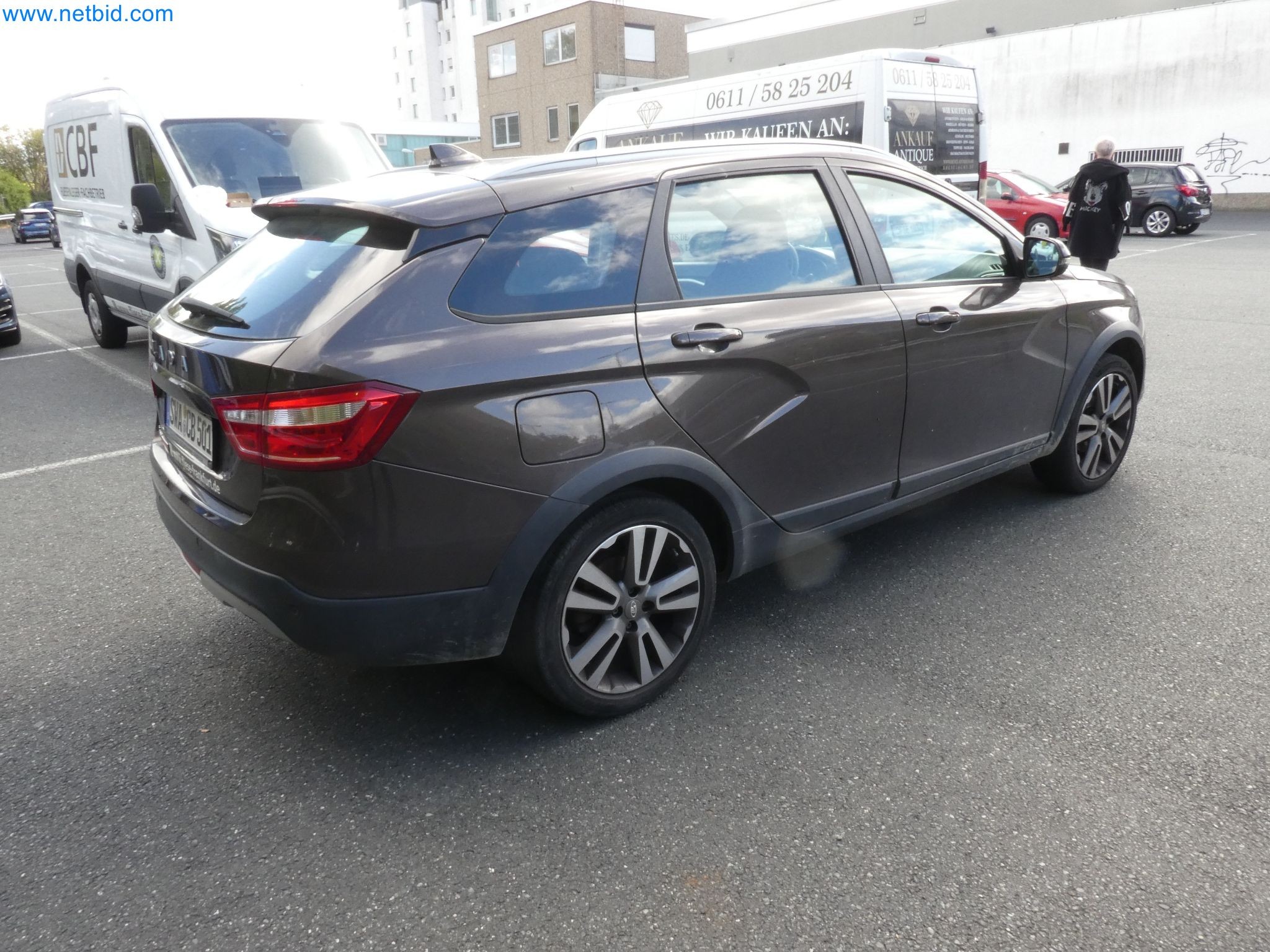 Fahrzeuge, Anhänger und Hubwagen-19