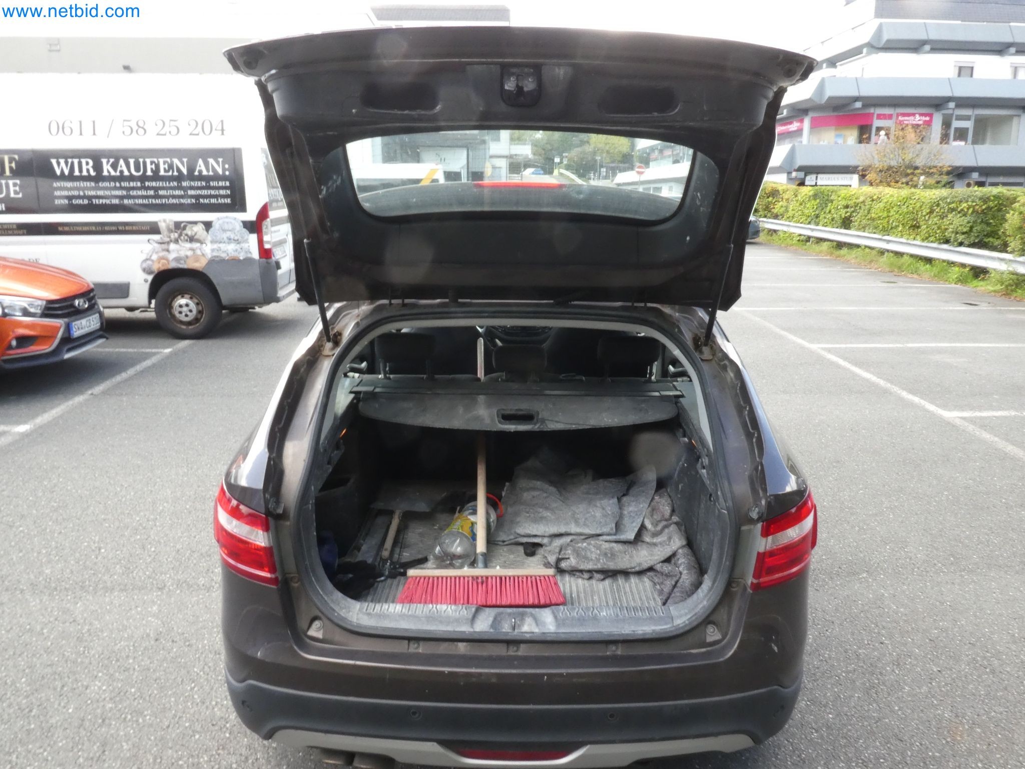 Fahrzeuge, Anhänger und Hubwagen-22