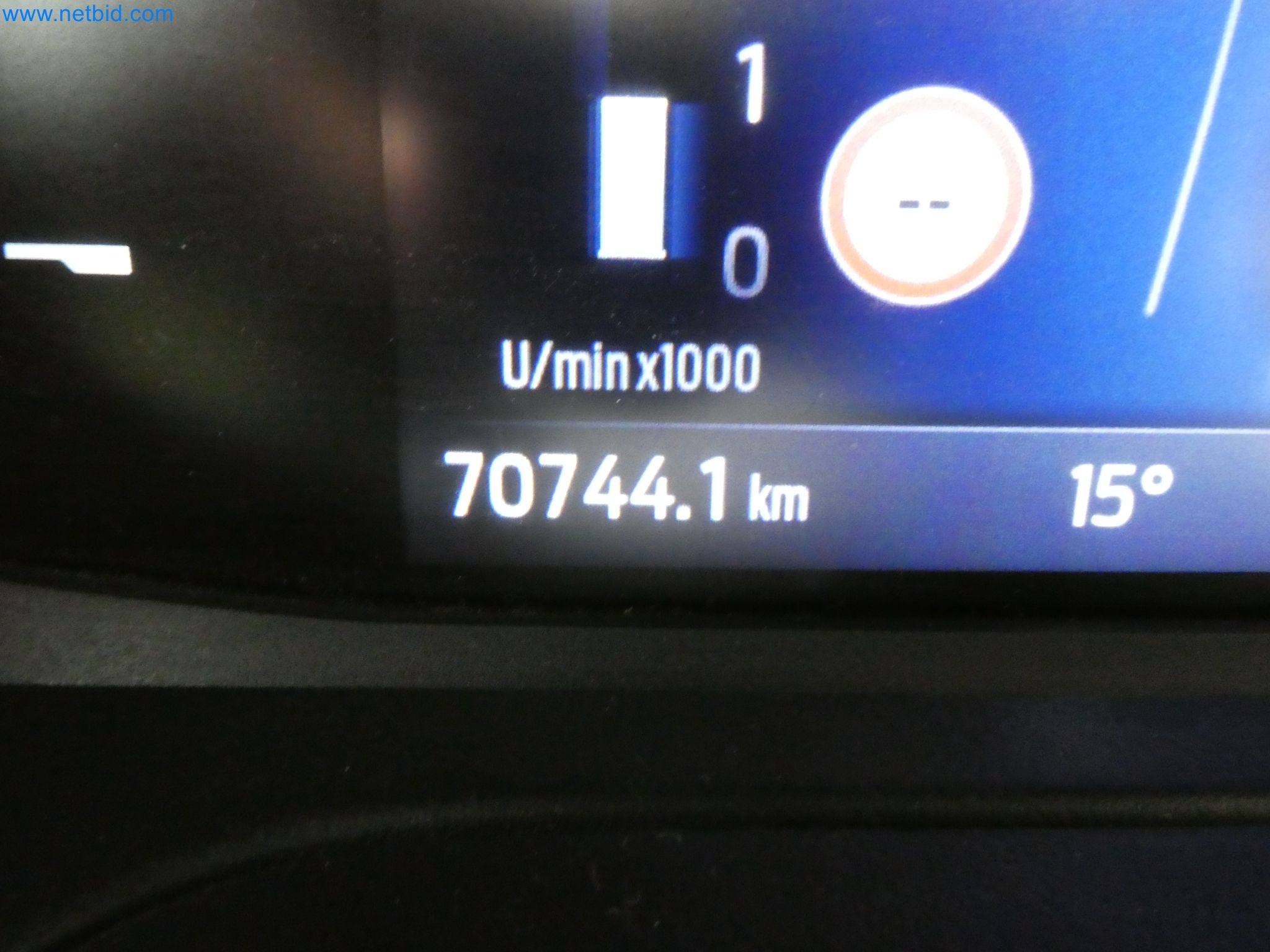 Fahrzeuge, Anhänger und Hubwagen-10
