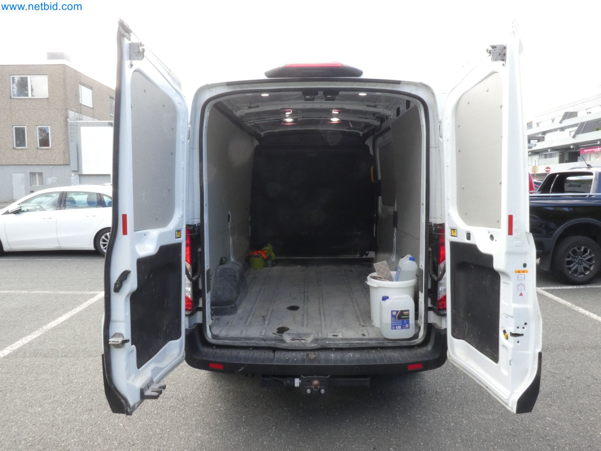 Fahrzeuge, Anhänger und Hubwagen-16