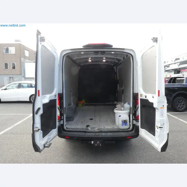 Fahrzeuge, Anhänger und Hubwagen-16