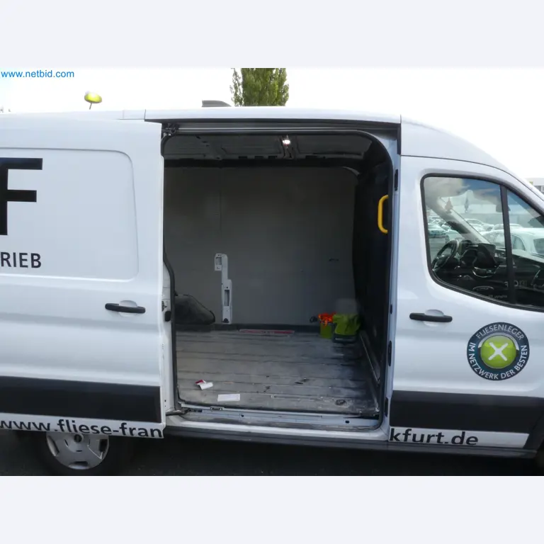 Fahrzeuge, Anhänger und Hubwagen-18