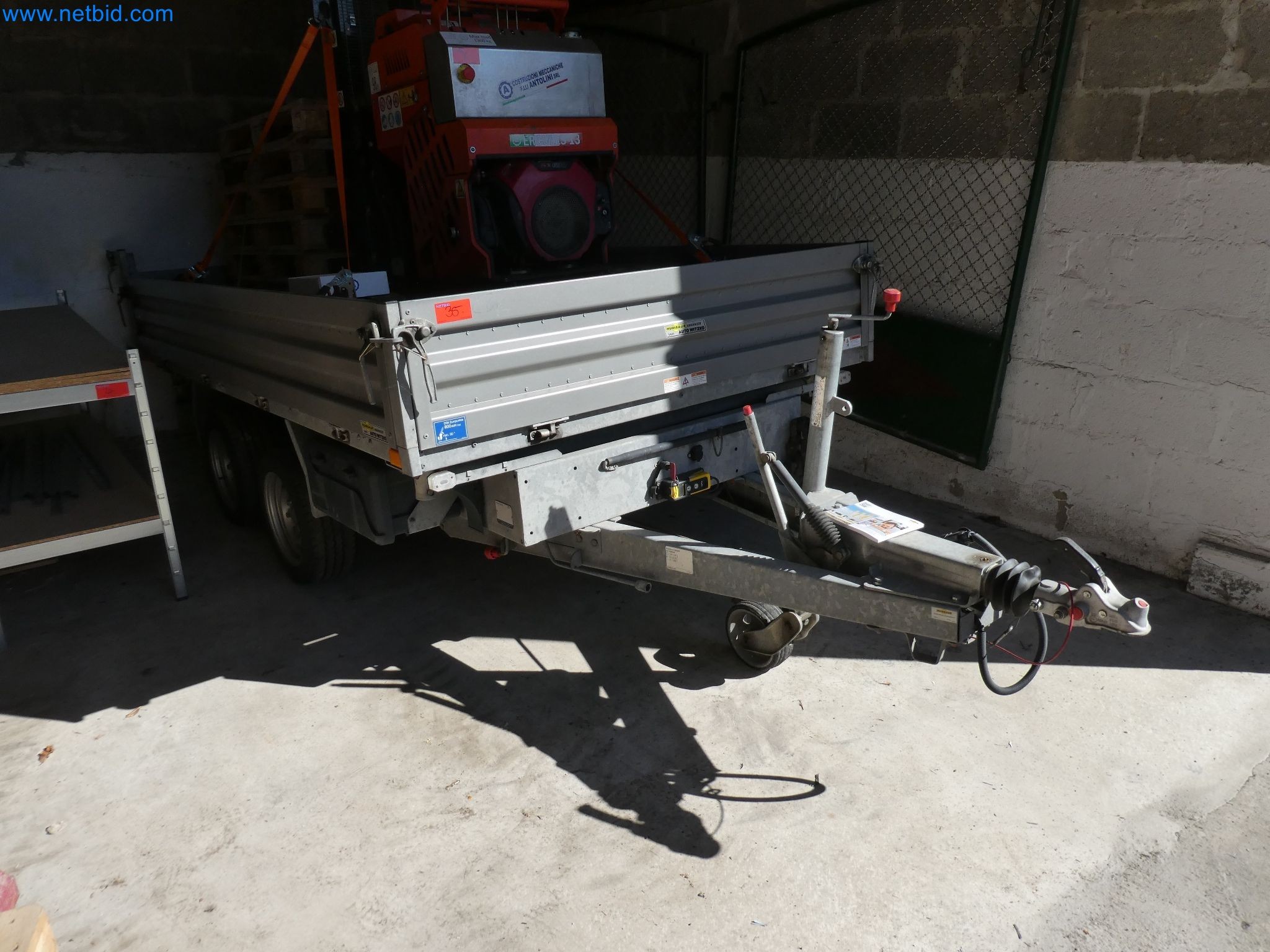 Fahrzeuge, Anhänger und Hubwagen-1
