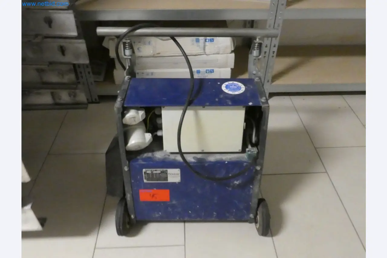 Fahrzeuge, Anhänger und Hubwagen-5