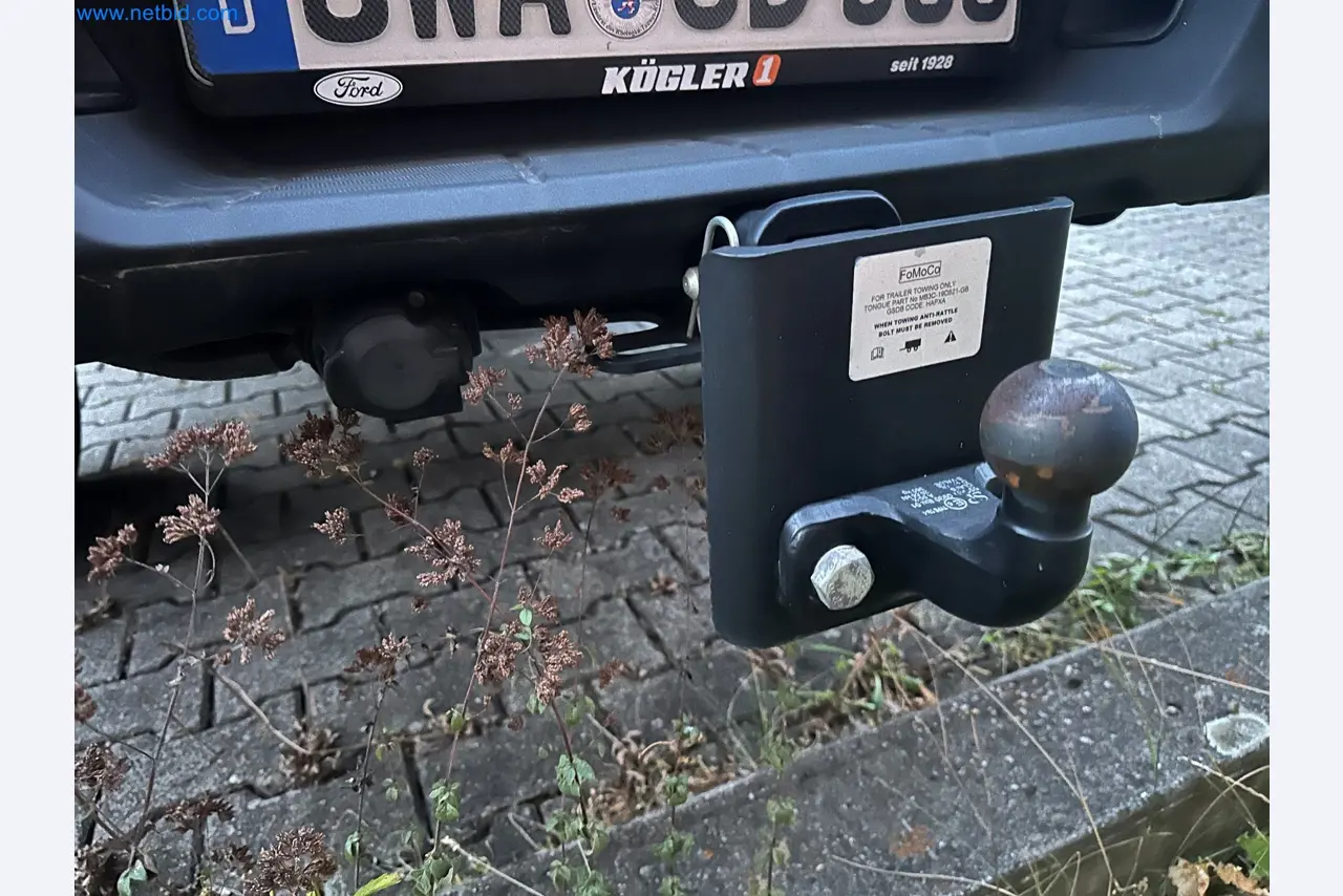 Vozidla, přívěsy a vysokozdvižné vozíky-11