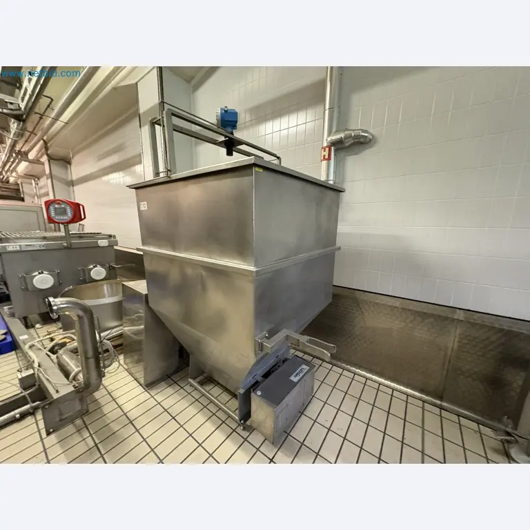 Meat and poultry processing machinery and equipment
-1