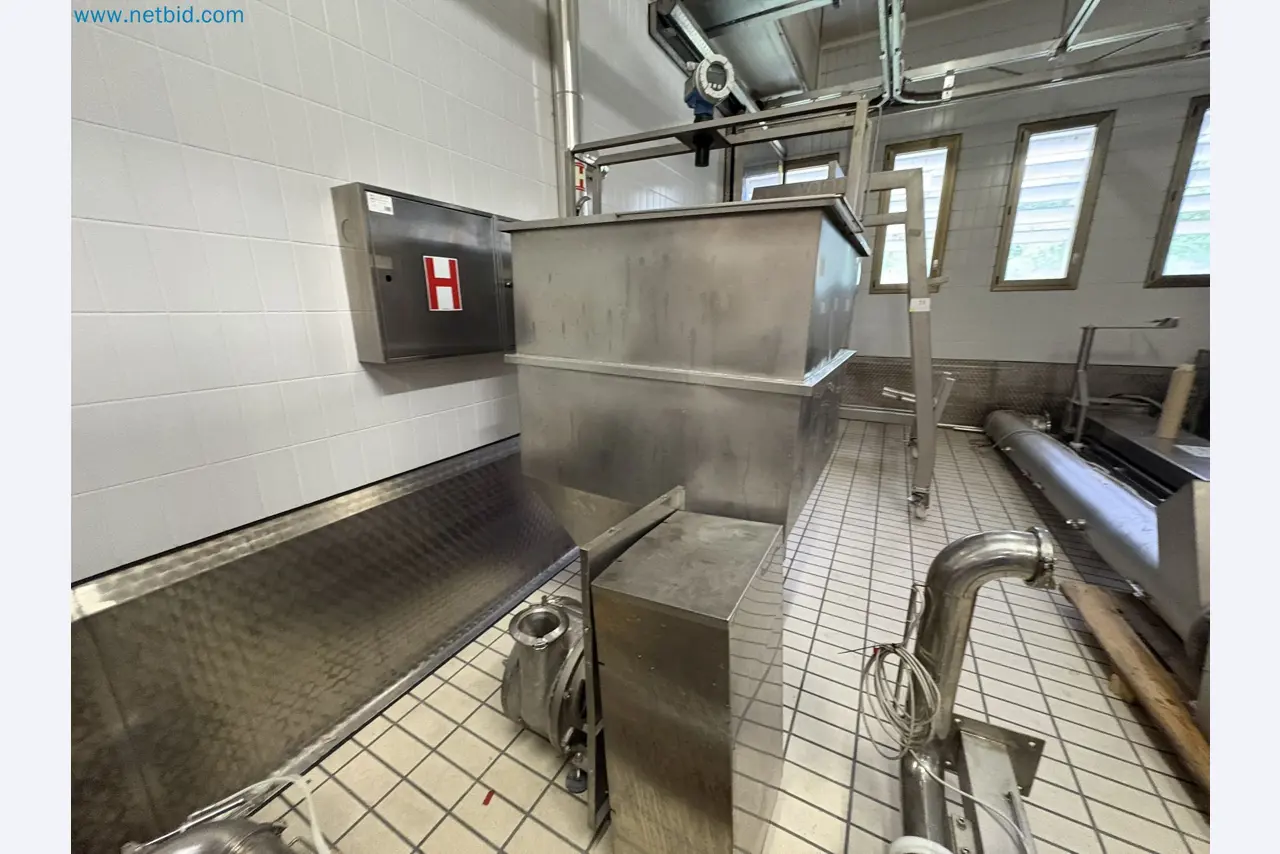 Meat and poultry processing machinery and equipment
-5