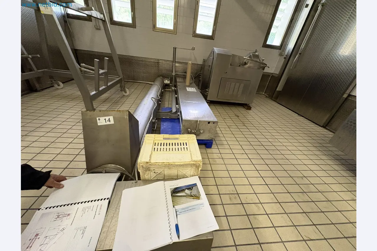 Meat and poultry processing machinery and equipment
-8
