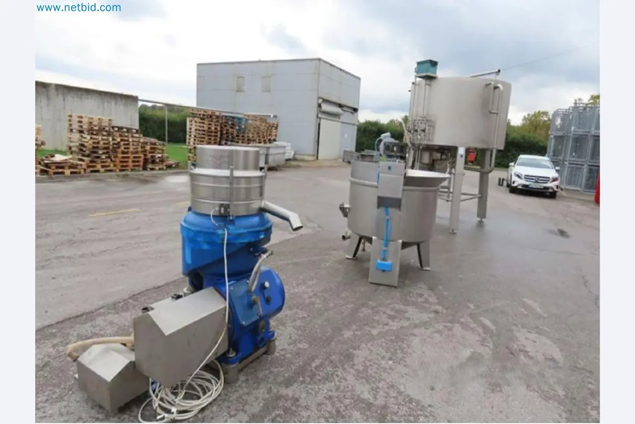 Meat and poultry processing machinery and equipment
-1