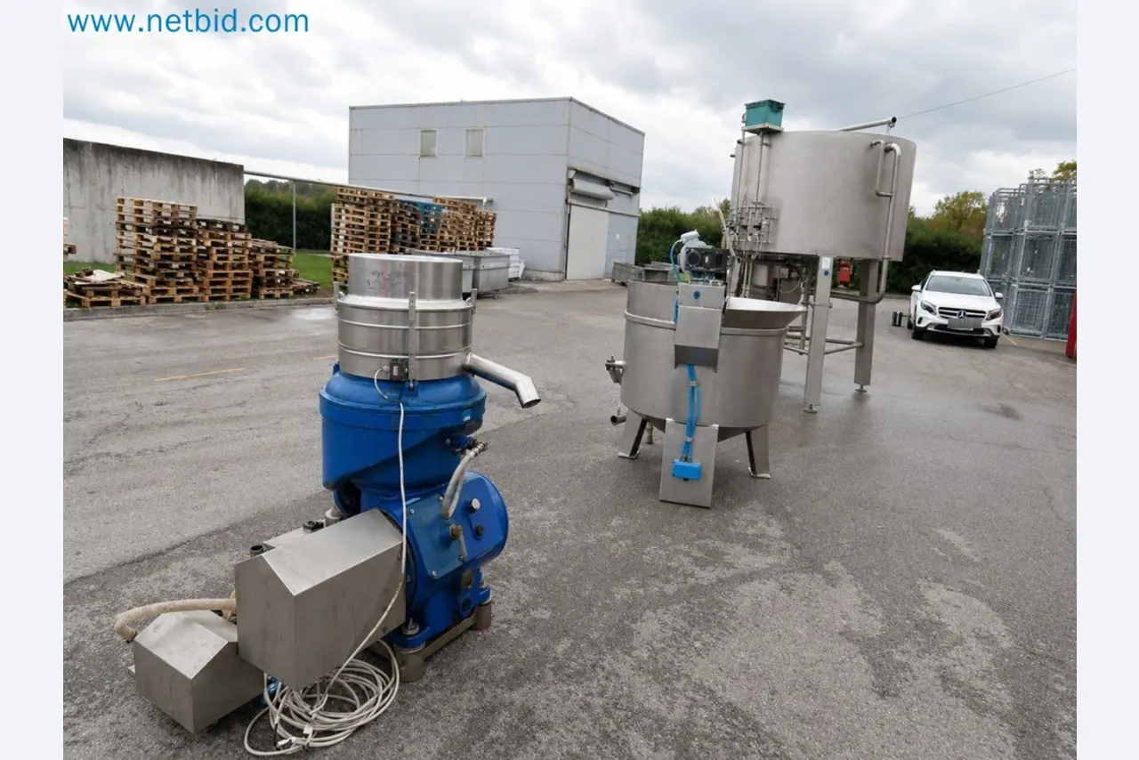 Meat and poultry processing machinery and equipment
-1
