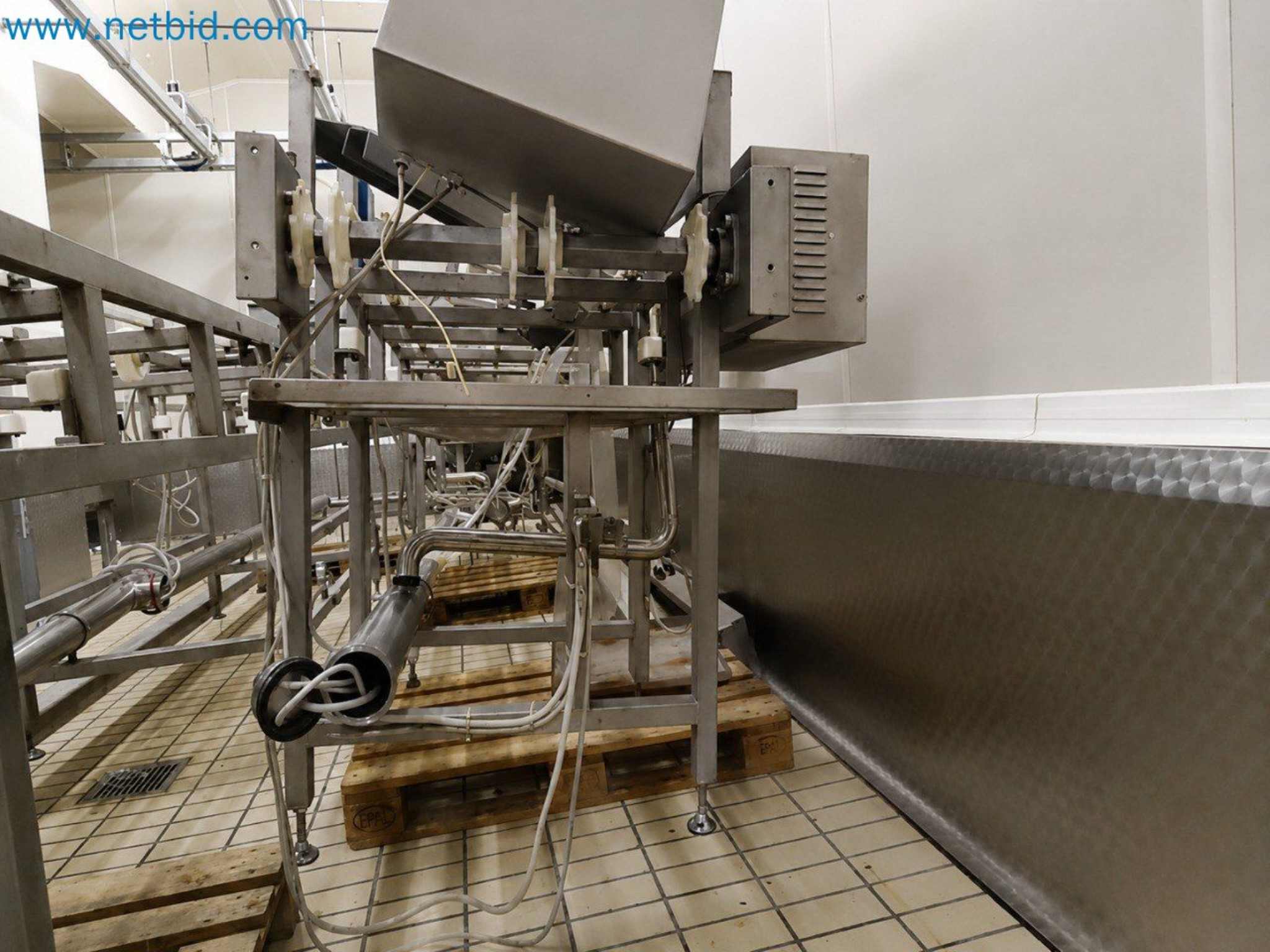 Meat and poultry processing machinery and equipment
-10