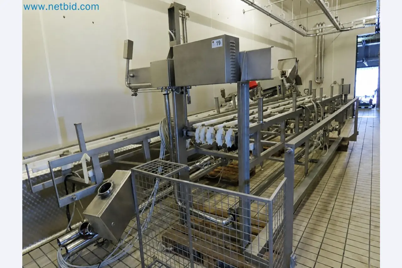 Meat and poultry processing machinery and equipment
-1