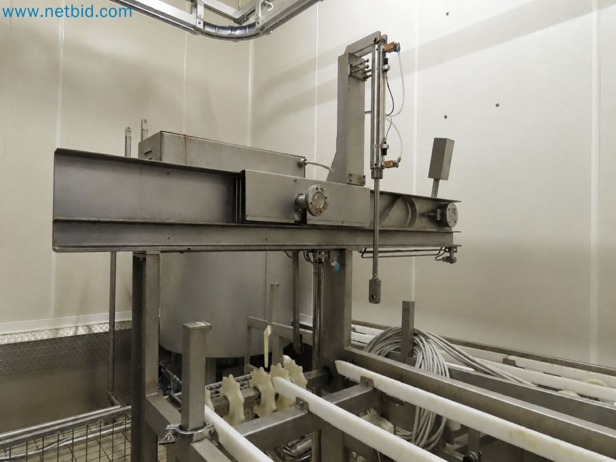 Meat and poultry processing machinery and equipment
-5