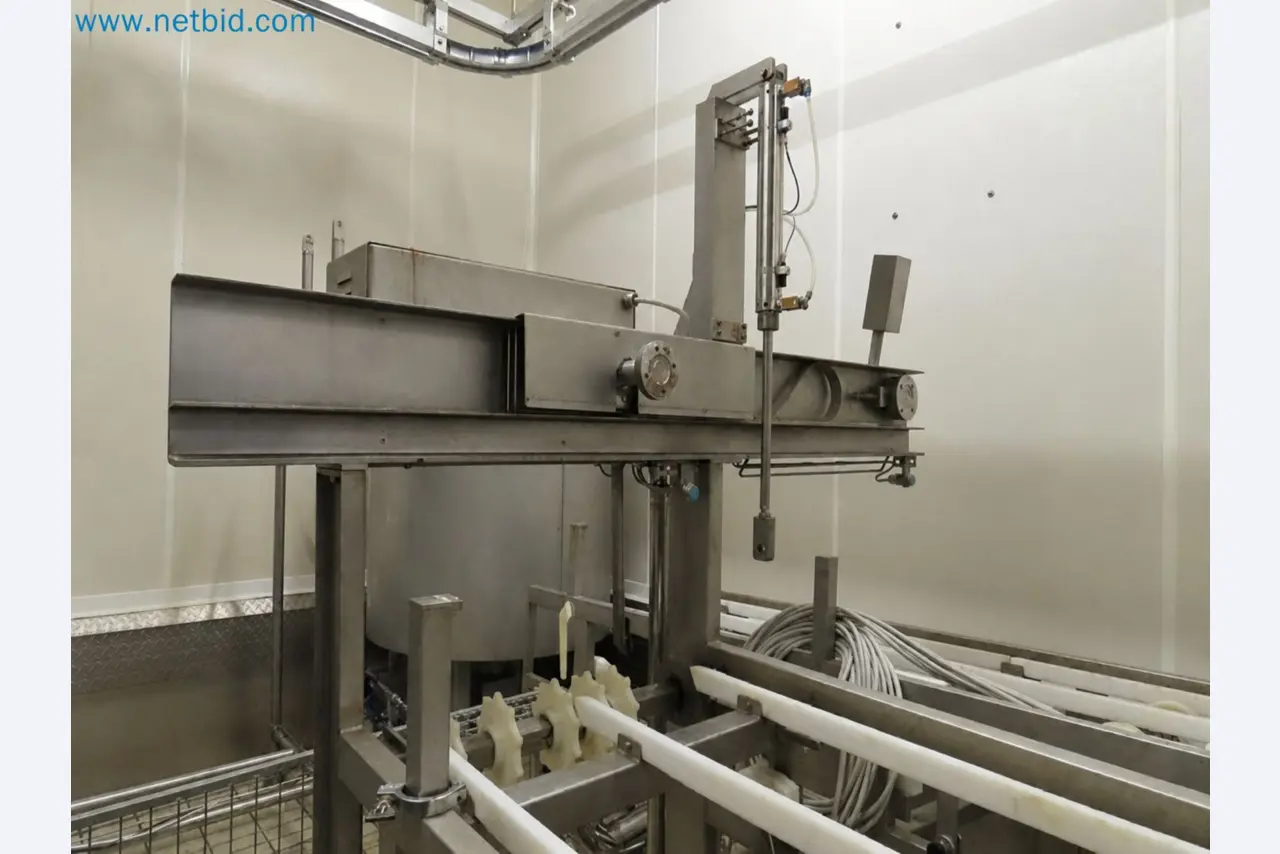 Meat and poultry processing machinery and equipment
-5
