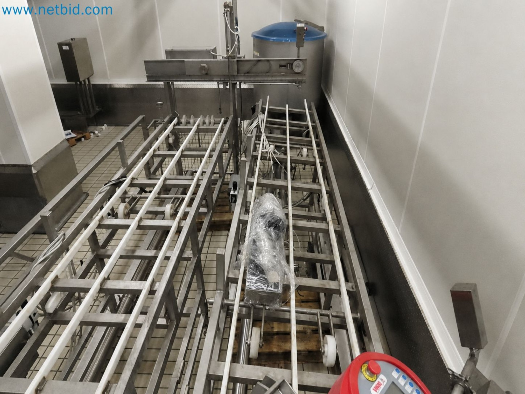 Meat and poultry processing machinery and equipment
-6