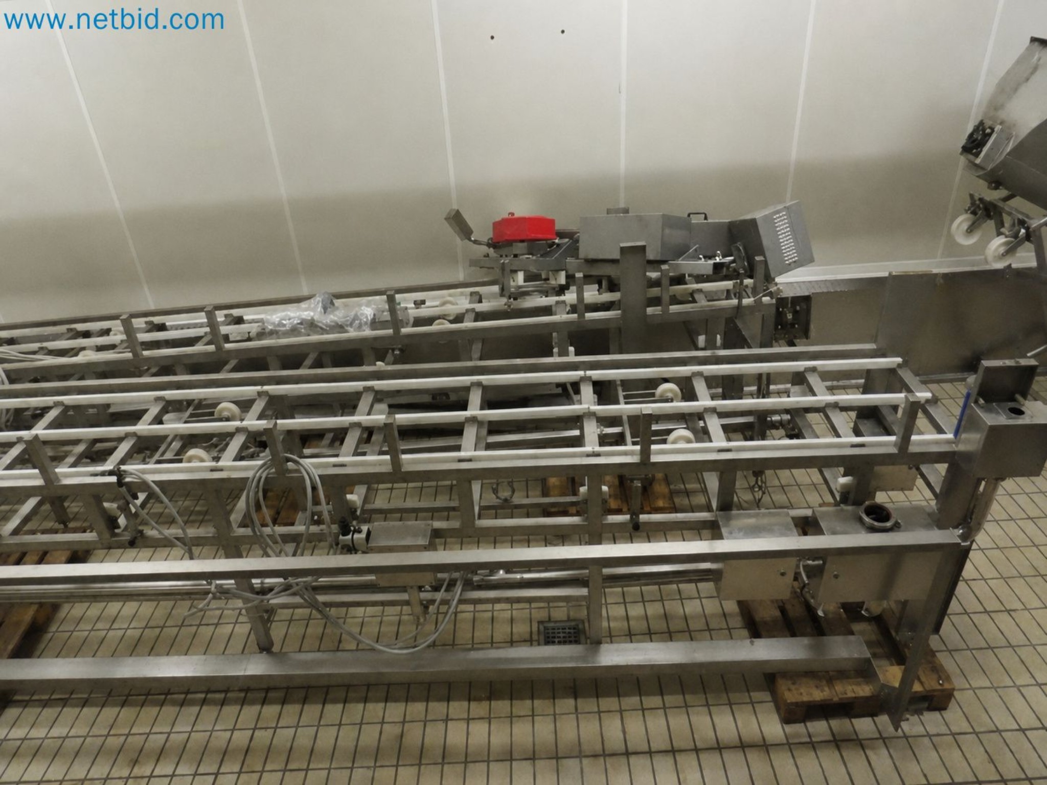 Meat and poultry processing machinery and equipment
-7