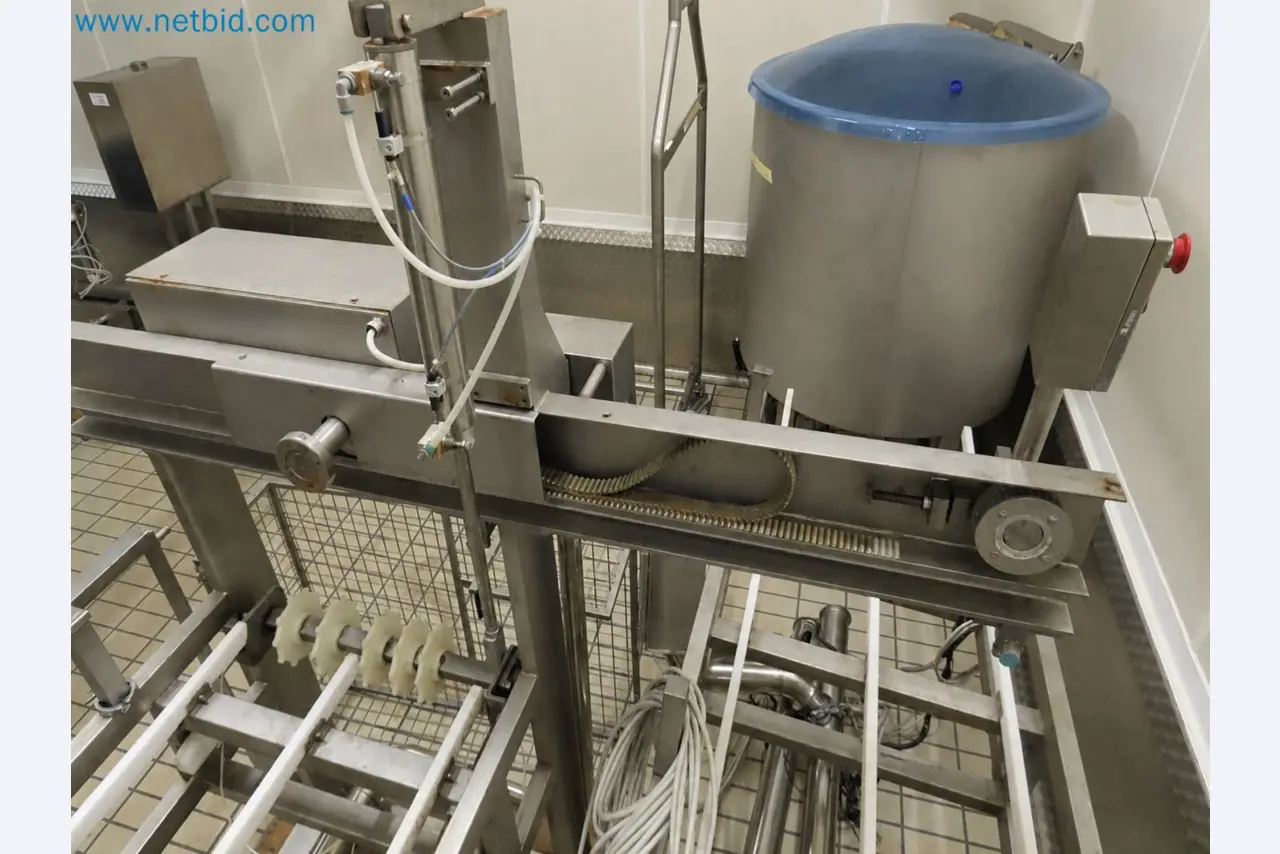 Meat and poultry processing machinery and equipment
-8