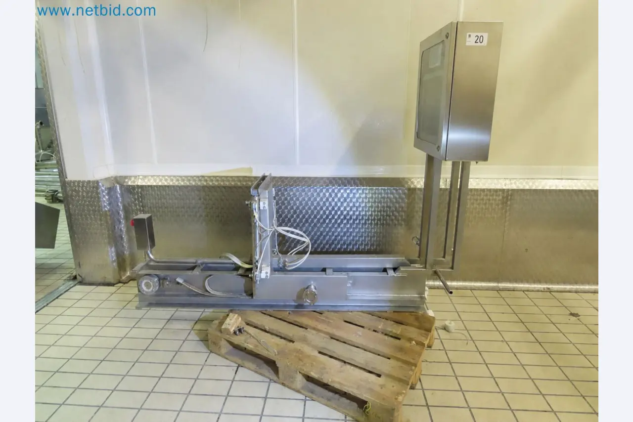 Meat and poultry processing machinery and equipment
-1
