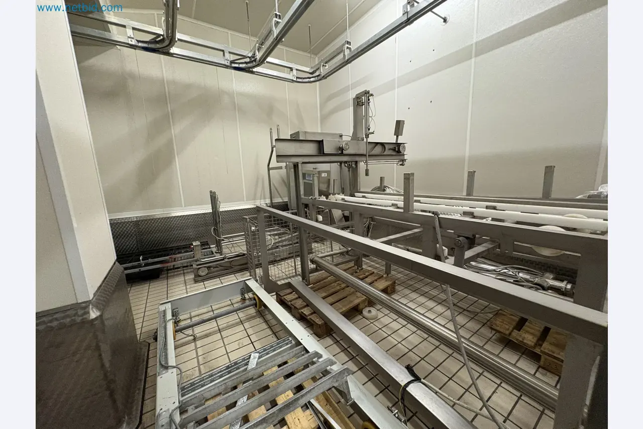 Meat and poultry processing machinery and equipment
-4