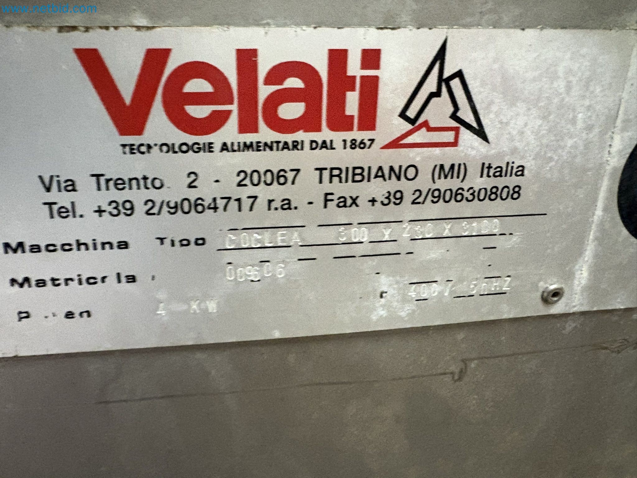 Meat and poultry processing machinery and equipment
-4