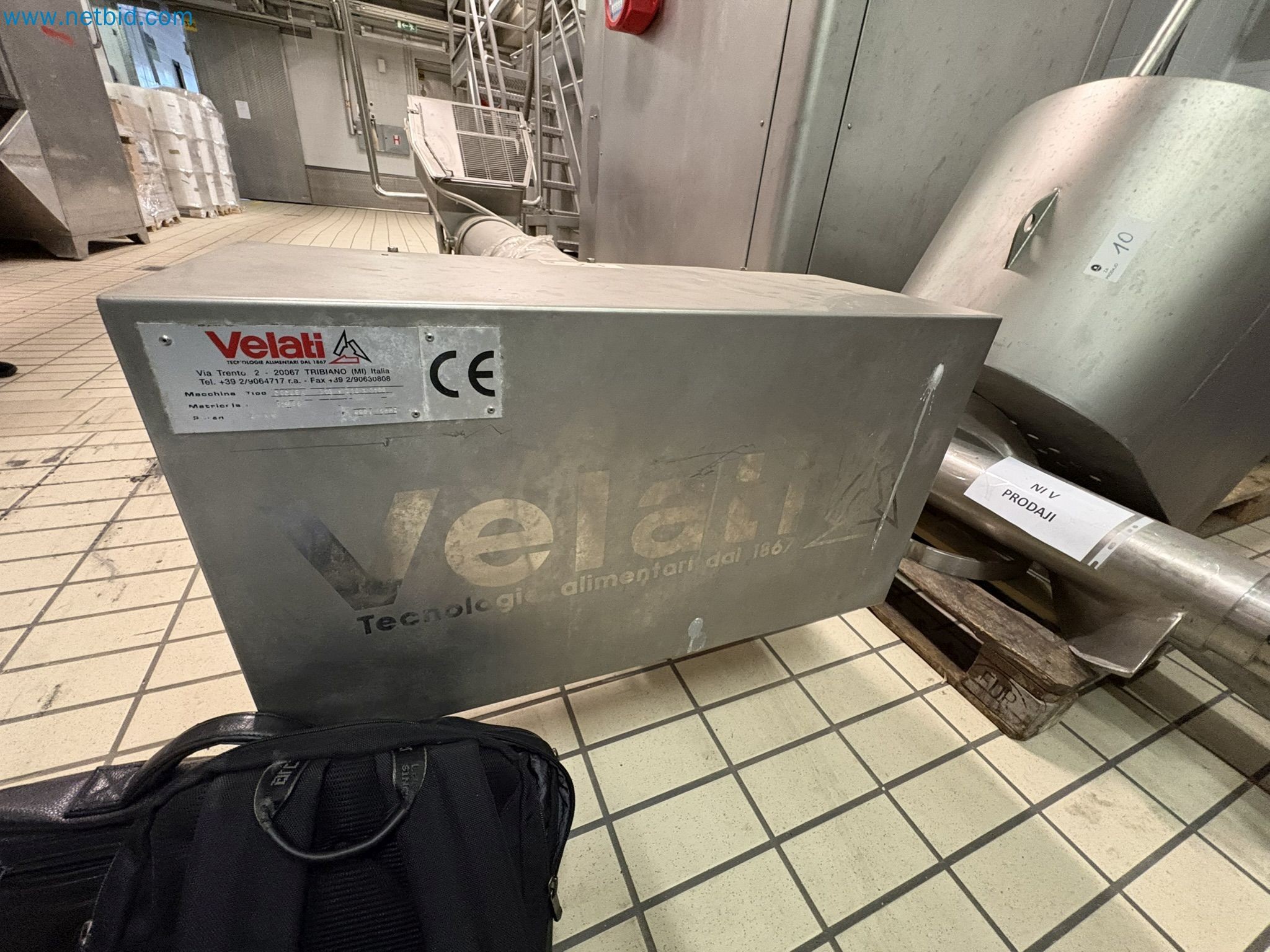 Meat and poultry processing machinery and equipment
-5